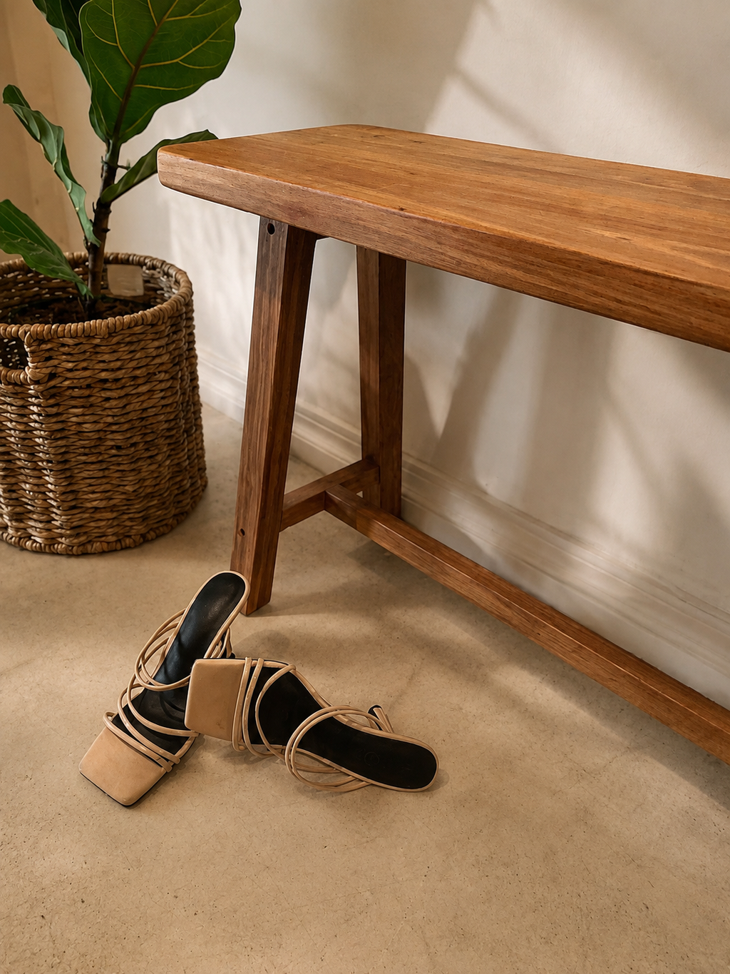 Kaia wooden bench