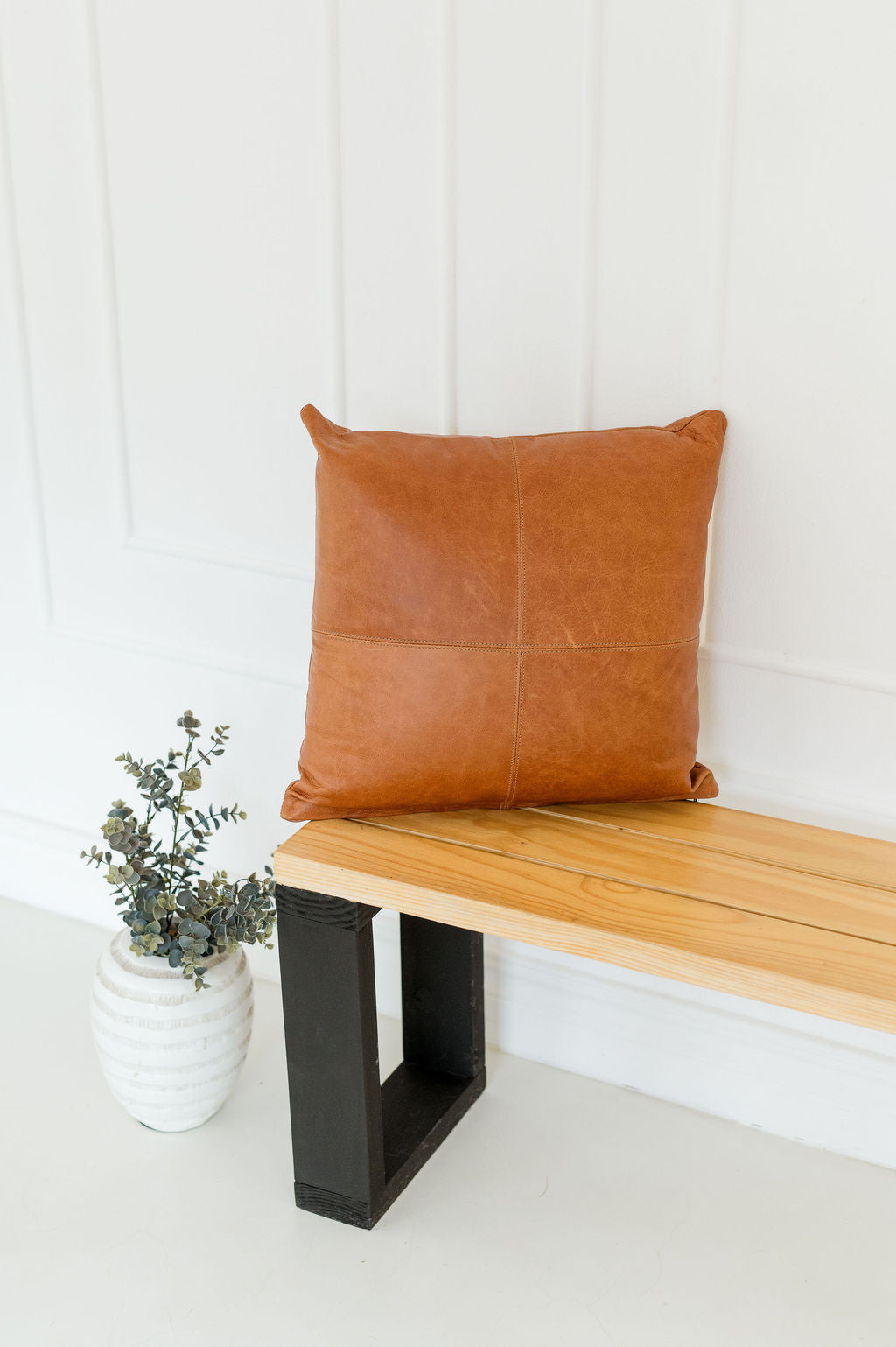 Cuero Cushion