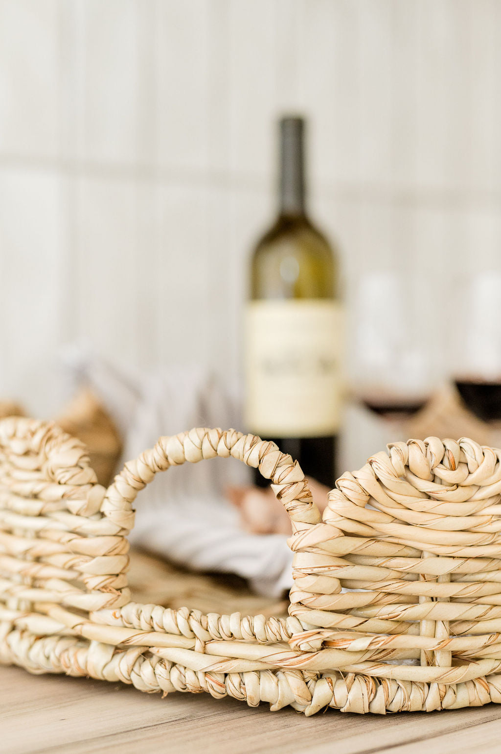 Round scalloped tray